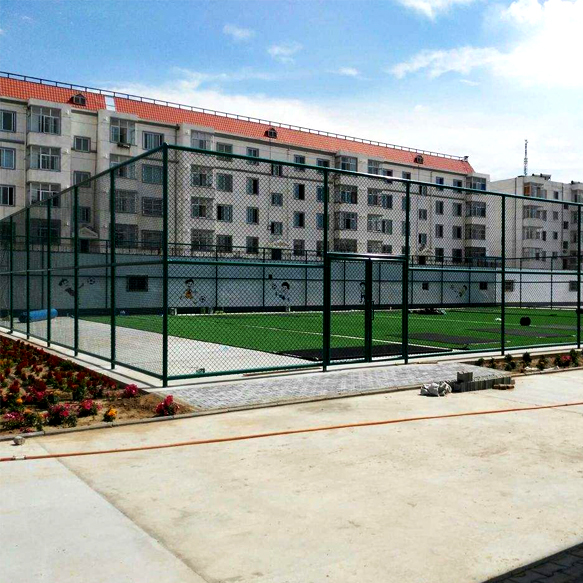 浸塑籃球場(chǎng)圍網(wǎng)圖片2 浸塑籃球場(chǎng)圍網(wǎng)圖片2