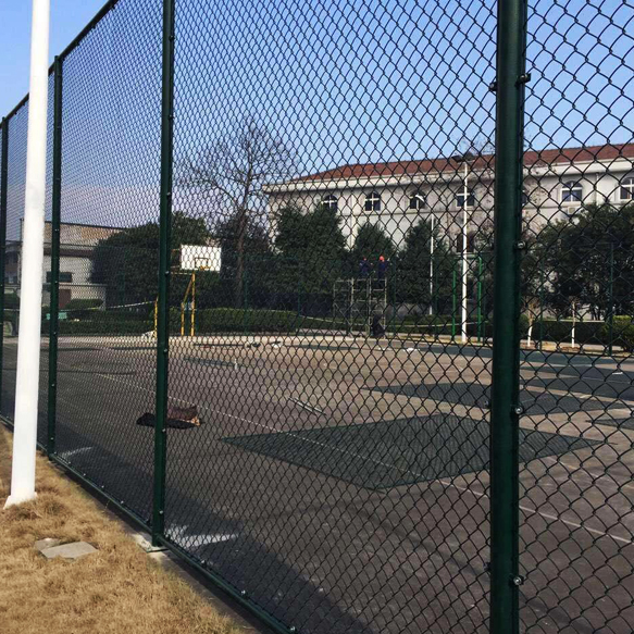 浸塑籃球場(chǎng)圍網(wǎng)圖片3 浸塑籃球場(chǎng)圍網(wǎng)圖片3