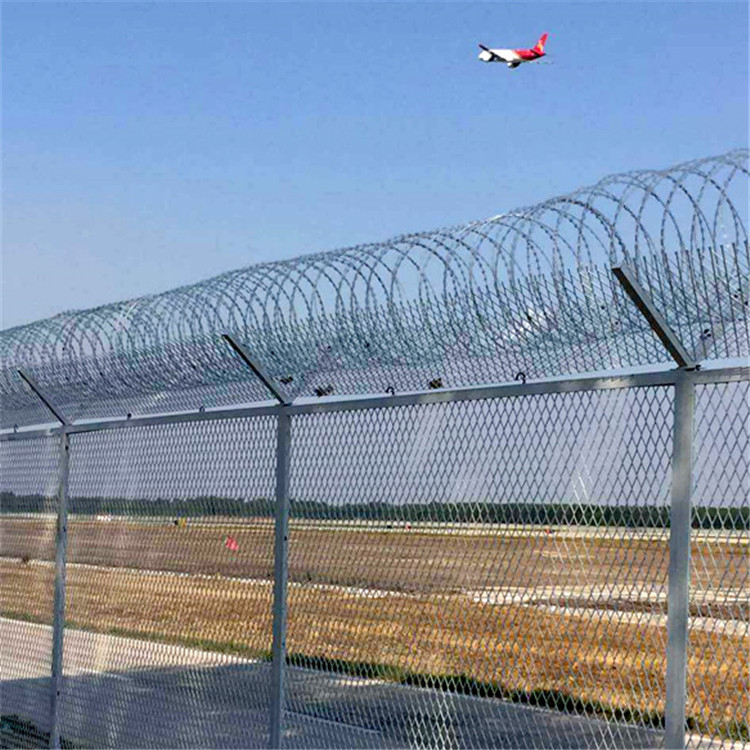 機場防衛(wèi)隔離網圖片4
